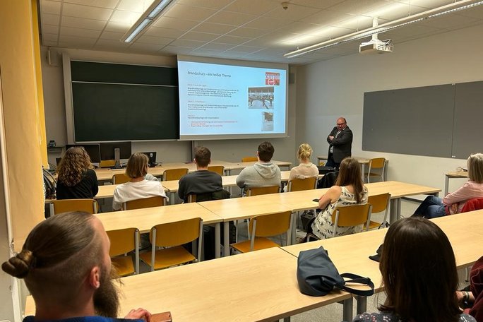 Über uns gibt's viel zu erzählen