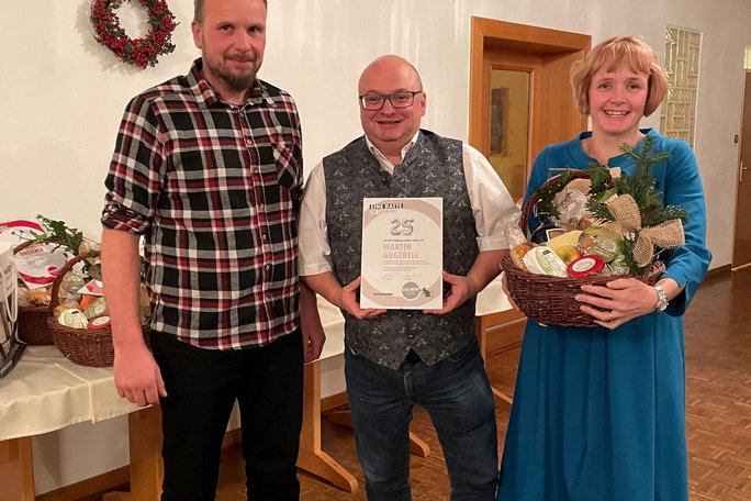 Rosen, Porzellan und Silber beim Fischer